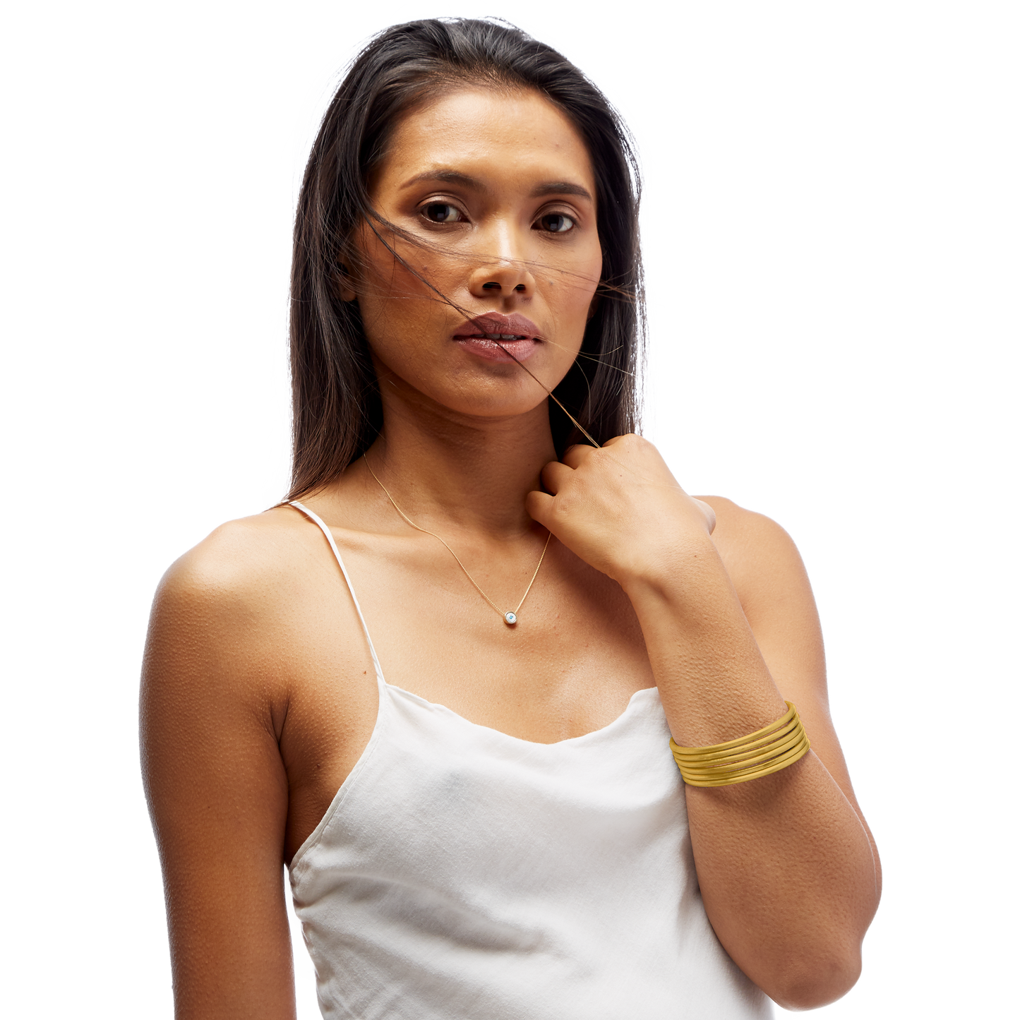 VIRTUOUS CIRCLE GOLD TONE SKINNY BANGLE